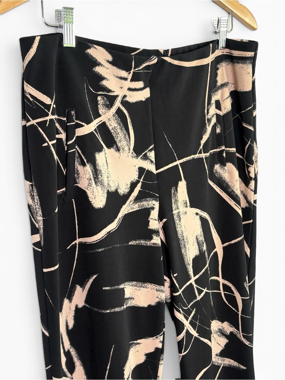 Joseph Ribkoff Abstract Brushstroke Cropped Pants Black Sand 14 Pull On Elastic - Picture 4 of 10